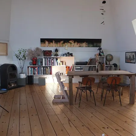 Best - H. C. Andersens Boulevard 33 5tv. *